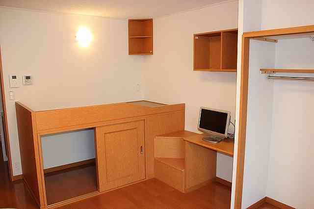 レオパレス宮ノ前 寝室