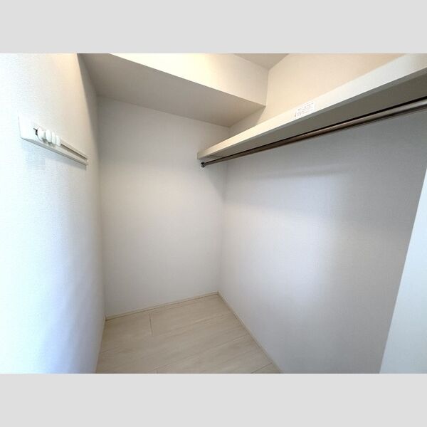 Pixie hollow　A棟205号室 ウォークインクローゼット