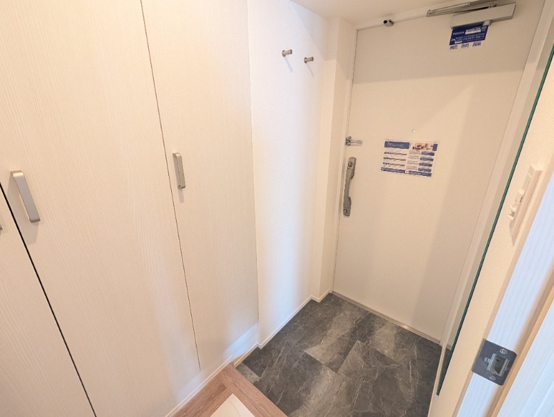 レジディア自由が丘4階 玄関