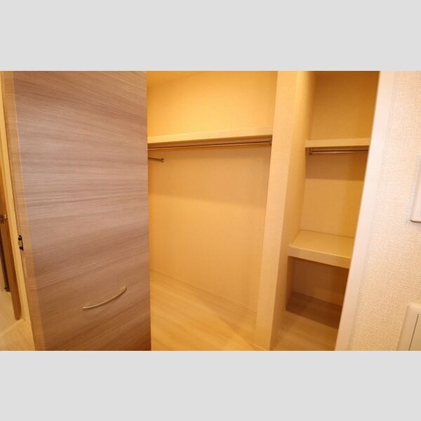 ボナール102号室 ウォークインクローゼット