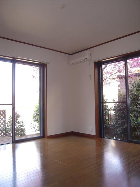 ロンウェル菊名　Ａ棟A103号室 洋室8帖♪2面採光♪