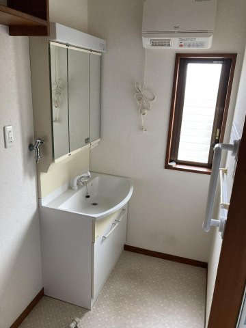 長沼町戸建４LDK 洗面所に暖房乾燥機がついてます