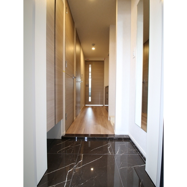 プレール・ドゥーク大山駅前 玄関/姿見あり