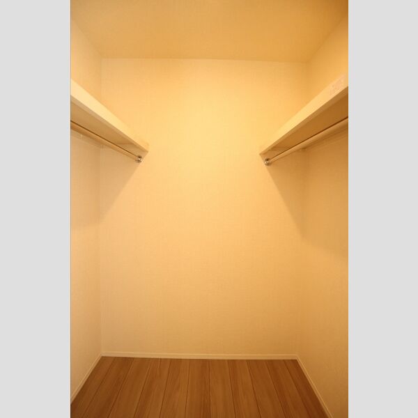 グランコート西大宮202号室 ウォークインクローゼット