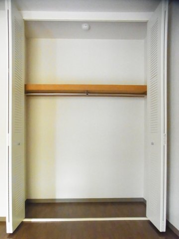 シャトー秋葉町 洋室２　収納　※別号室の参考写真です(現況優先・仕様違いの場合あり)