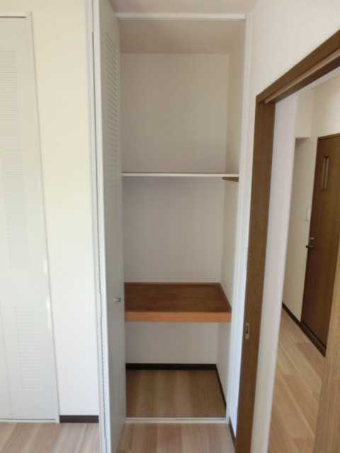 パレス武蔵野台壱番館0201号室 収納