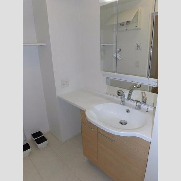 リヴェール山手 洗髪洗面化粧台