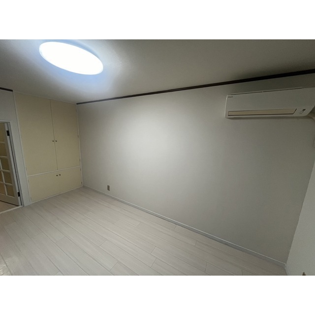 シャトーロマネ304号室 リビング