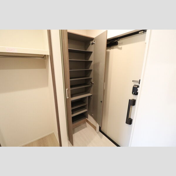 S Garden03号室 玄関