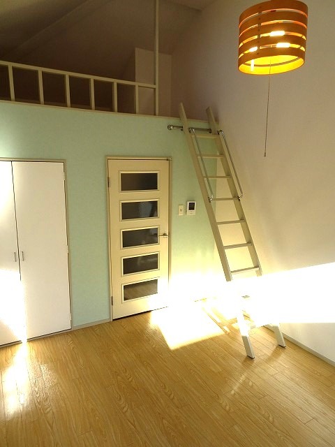 ローズアパートＲ３６(R-036) リビング