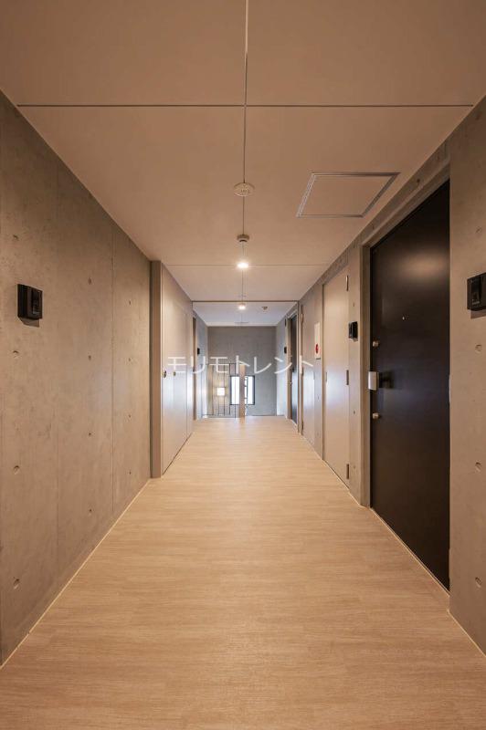 アトリオフラッツ中野新井薬師3階 共用廊下