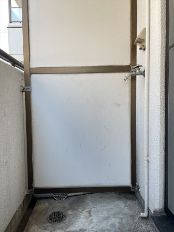 スカイコート鶴見 室外洗濯機置き場