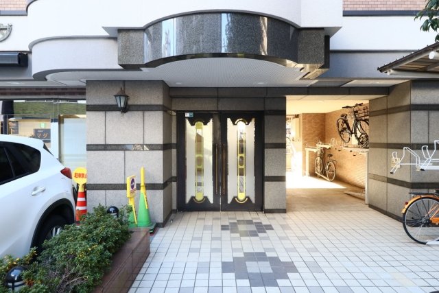 日神パレステージ関内 エントランス