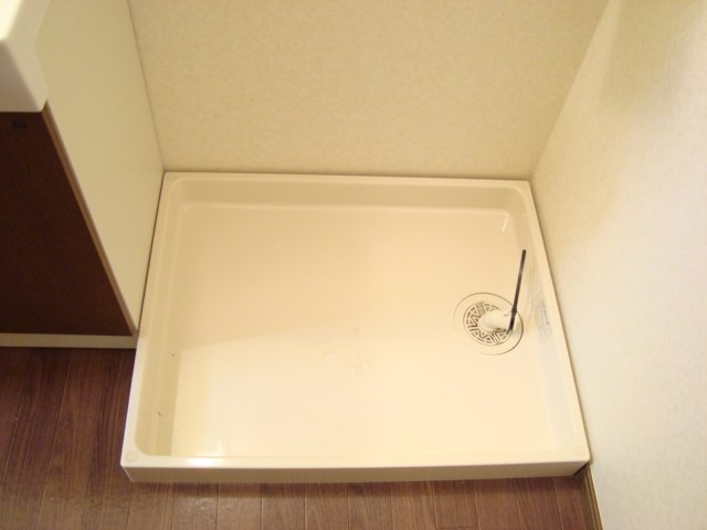 カームオータム南古谷103号室 洗濯機置場