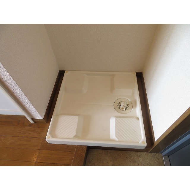 ラ・フロレスタ壱番館0803号室 洗濯機置場