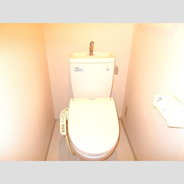 アーバンフォート横浜405号室 温水洗浄暖房便座付トイレ