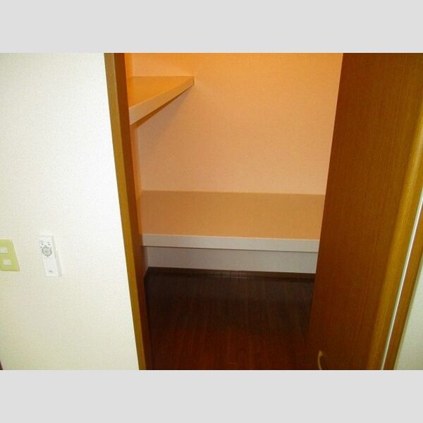 ノーブルタウン　弐番館 ウォークインクローゼット