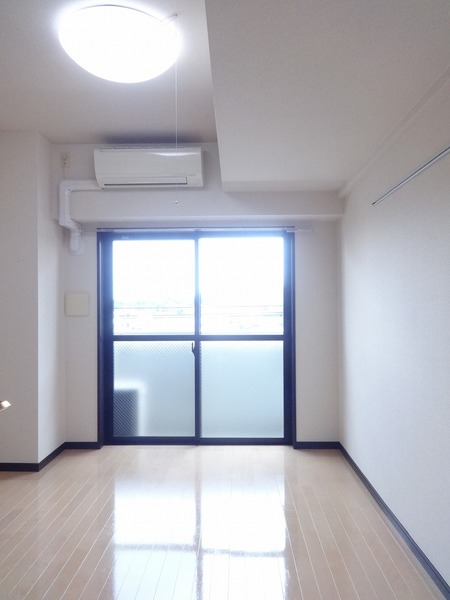 402号室