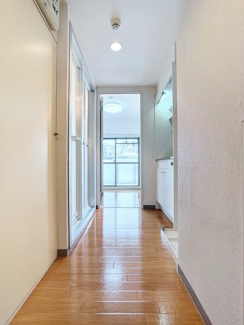 ホーユウコンフォルト岸谷 玄関