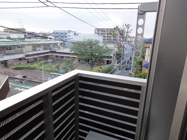 Y’s court ベランダ