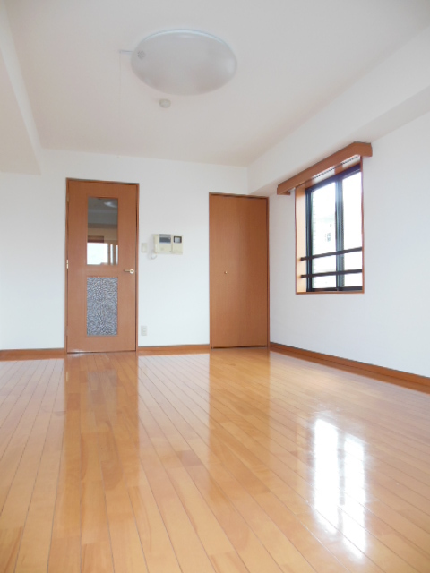 グランド・ガーラ横浜関内 角部屋！照明付！