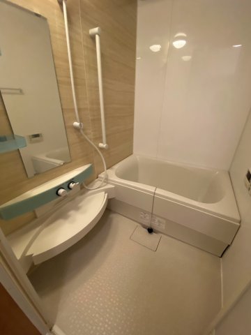 カーサ　アル・マーレ弐番館 ゆったり過ごせるお風呂です