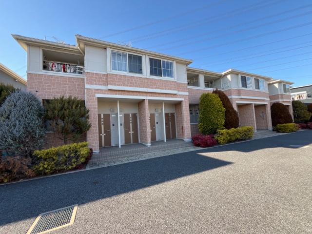 プティ　グリシーヌ 外観写真（昼）