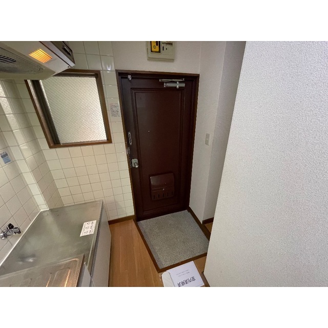 ドアーズ立川105号室 玄関