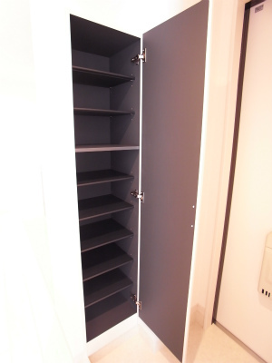 リブリ・にれの木1階 収納