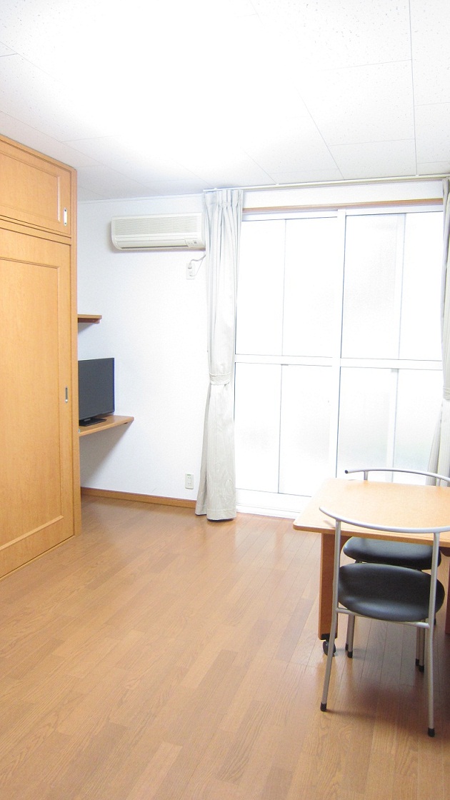 レオパレスプランタン リビング