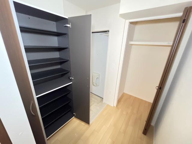 アビエル103号室 シューズボックス