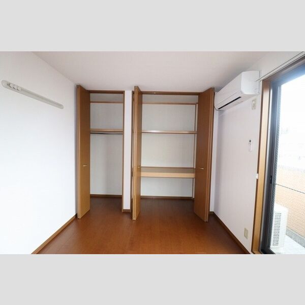 シャレー馬橋302号室 居室　収納