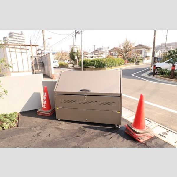 ファミール高野台 敷地内ゴミBOX