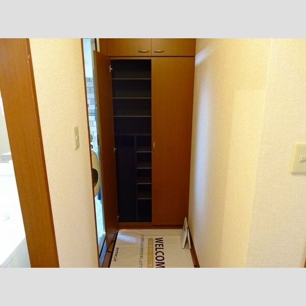 アルカイックシャトー　西館102号室 シューズBOX