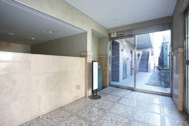 菱和パレス駒沢大学 エントランス