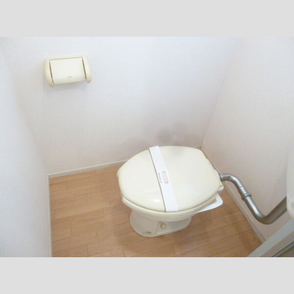 ヴィラ中山　C棟 バス　トイレ別(小窓付)