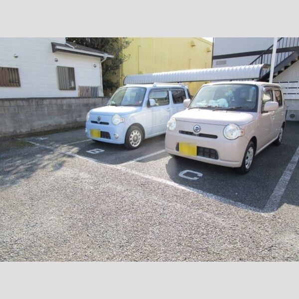 レクエール102号室 駐車場(要空き確認)