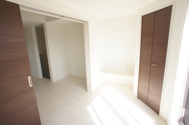 ルミエール・エタンセルｓｉｘ0204号室 リビング