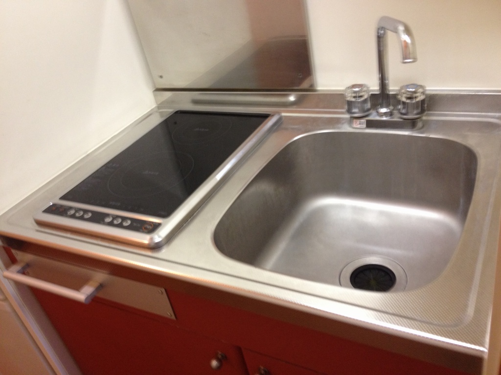 レオパレスオイコス 玄関