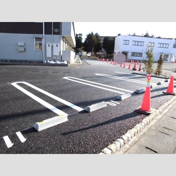 フォルトゥーナ 駐車場