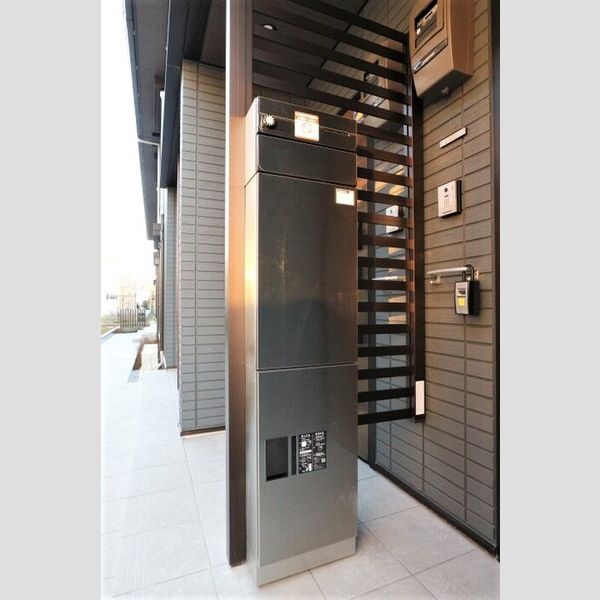 ルガーセグーロ　LugarSeguro105号室 宅配ボックス