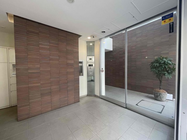 ガーデン都立大 エントランス