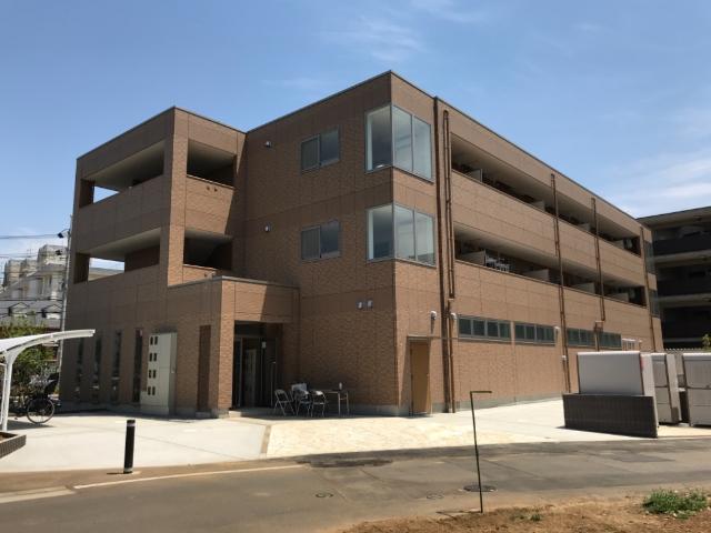 メゾンアイリス 外観写真（昼）