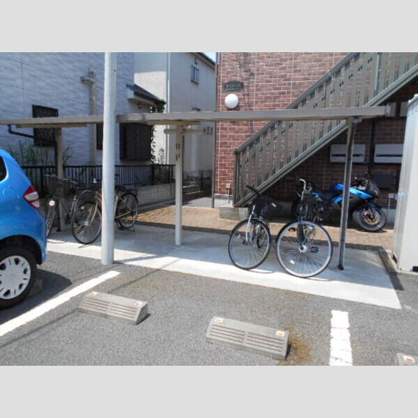 ルミエール 駐輪場