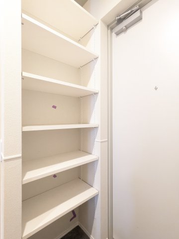 フラッフィー落合南長崎0401号室 収納