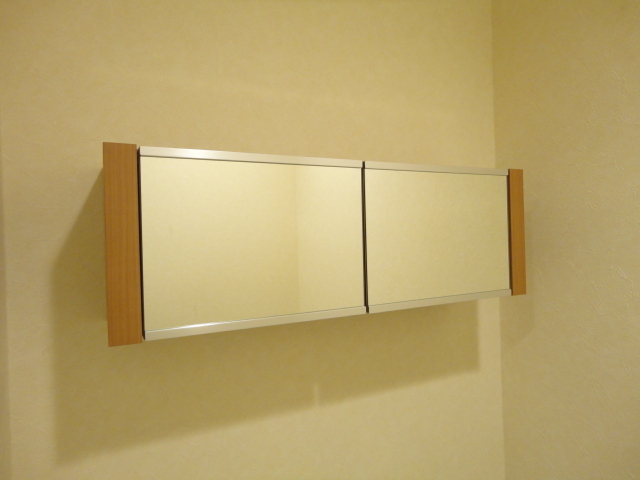 Ｌｅ　ｔｅｍｐｓ　ｈｅｕｒｅｕｘ　”Ｓ（ルタンウルーエス） トイレ戸棚