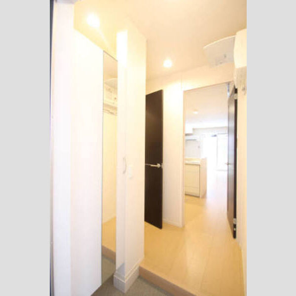 ブルーム 102 玄関