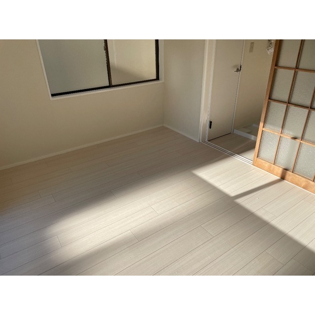 オレンジ・ハイツ106号室 リビング