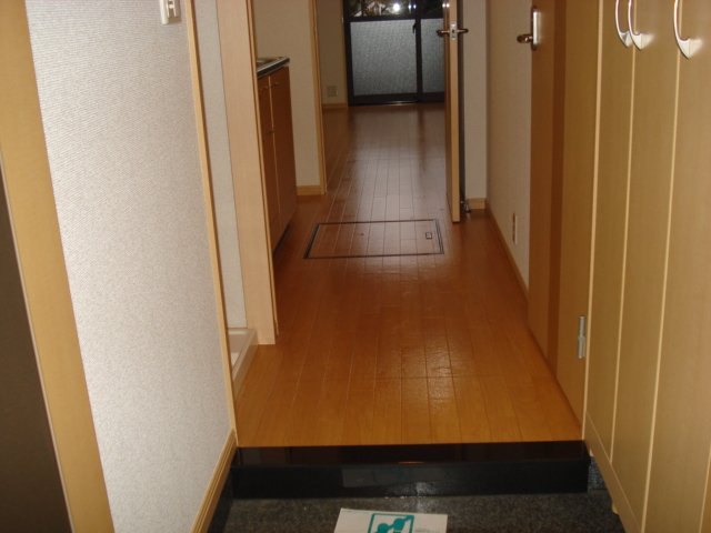 ハイツコスモス106号室 玄関②