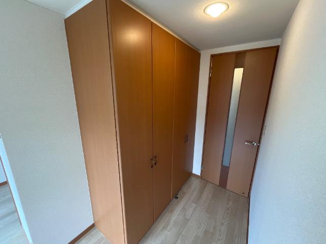 シャトー・ル・レーヴ壱番館108号室 クローゼット